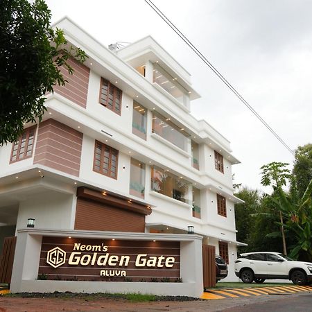 Neom'S Golden Gate Hotel Alwaye Buitenkant foto