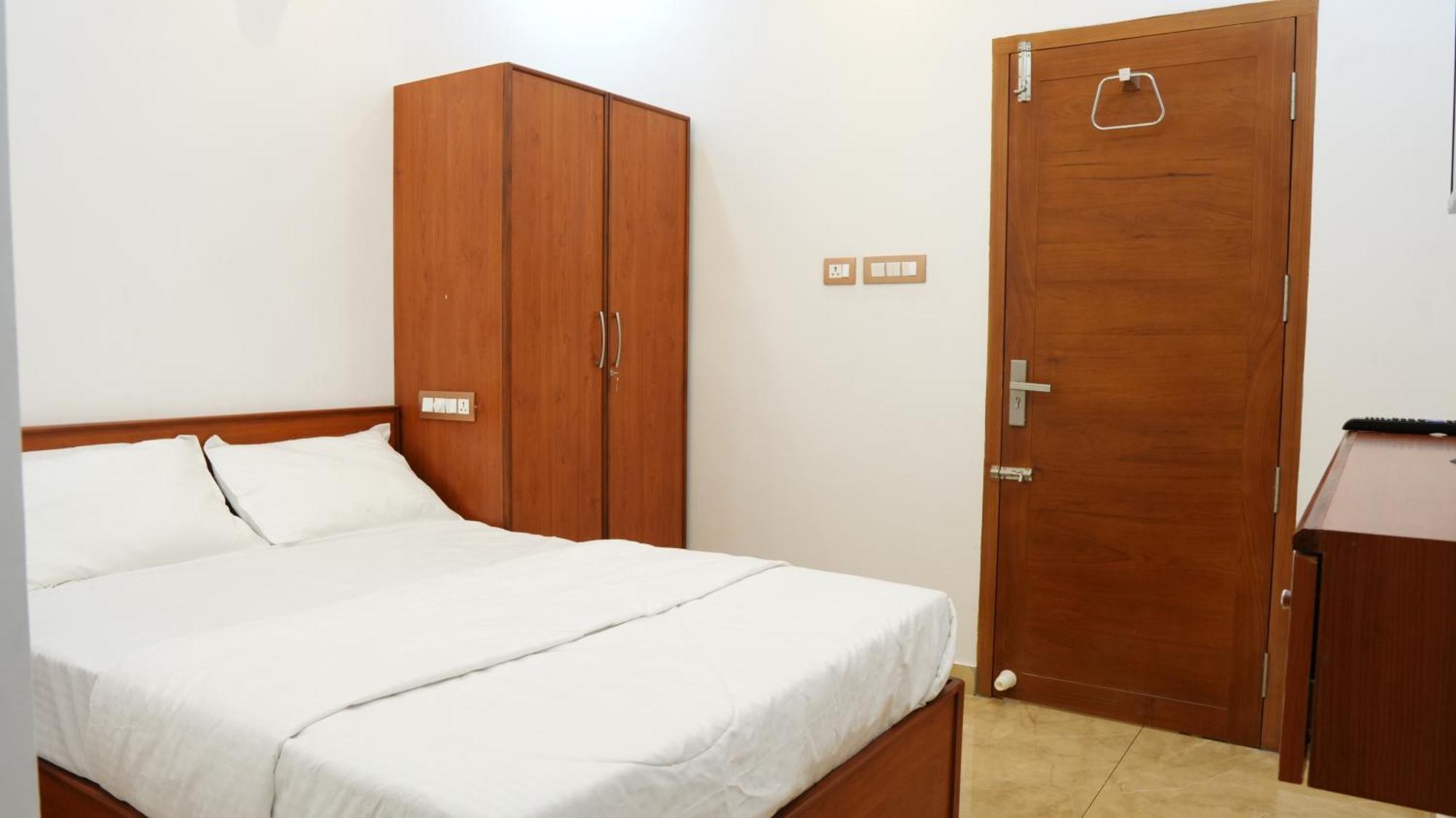 Neom'S Golden Gate Hotel Alwaye Buitenkant foto